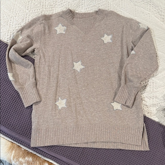 Maurices Beige Star V-Neck Sweater - Picture 1 of 2